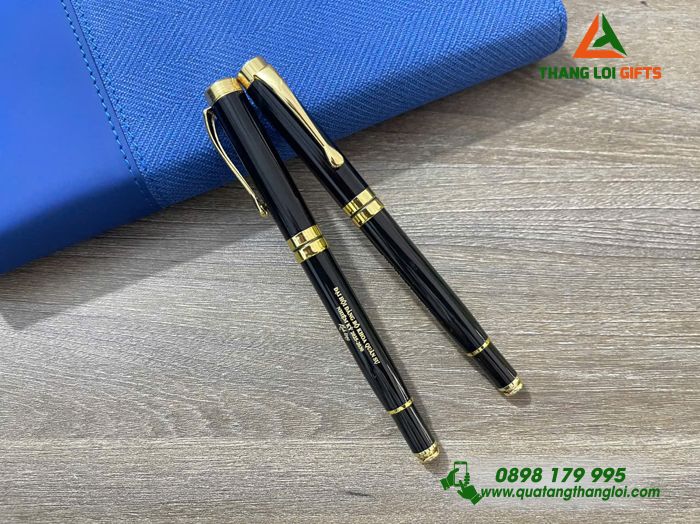 Bút Ký Kim Loại Màu Đen Khoen Vàng - Khắc Tên Đại Hội Đảng Bộ Khoa Quân Sự
