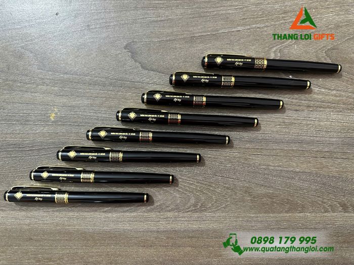 Bút Ký Kim Loại Màu Đen Khoen Vàng - Khắc Logo Trường THCS Lương Định Của