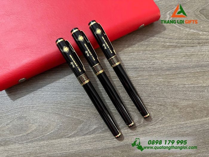 Bút Ký Kim Loại Màu Đen Khoen Vàng - Khắc Logo Trường THCS Lương Định Của