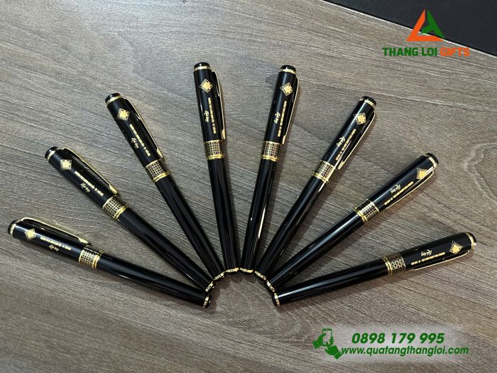 Bút Ký Kim Loại Màu Đen Khoen Vàng - Khắc Logo Trường THCS Lương Định Của