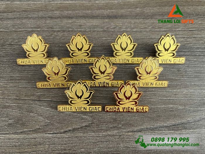 Huy Hiệu Cài Áo Hình Hoa Sen - Khắc Tên Chùa Viên Giác