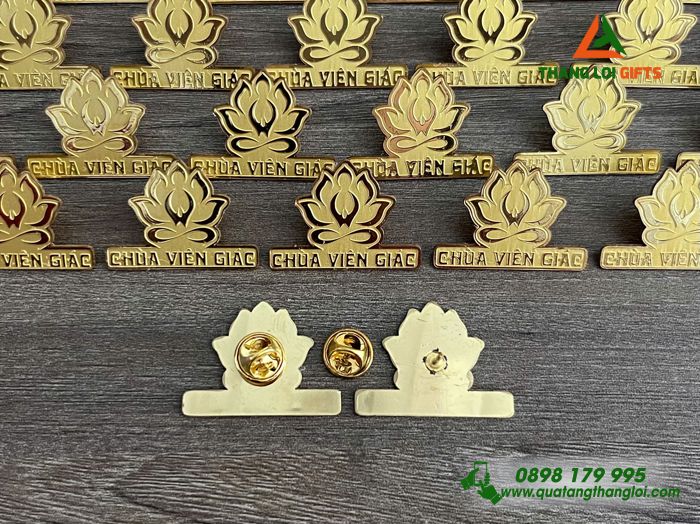 Huy Hiệu Cài Áo Hình Hoa Sen - Khắc Tên Chùa Viên Giác
