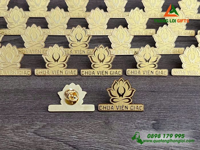 Huy Hiệu Cài Áo Hình Hoa Sen - Khắc Tên Chùa Viên Giác