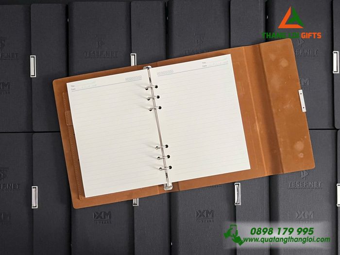 Sổ Tay Bìa Còng Gập 3 Màu Đen - Dập Chìm Logo Doanh Nghiệp TESEF.NET
