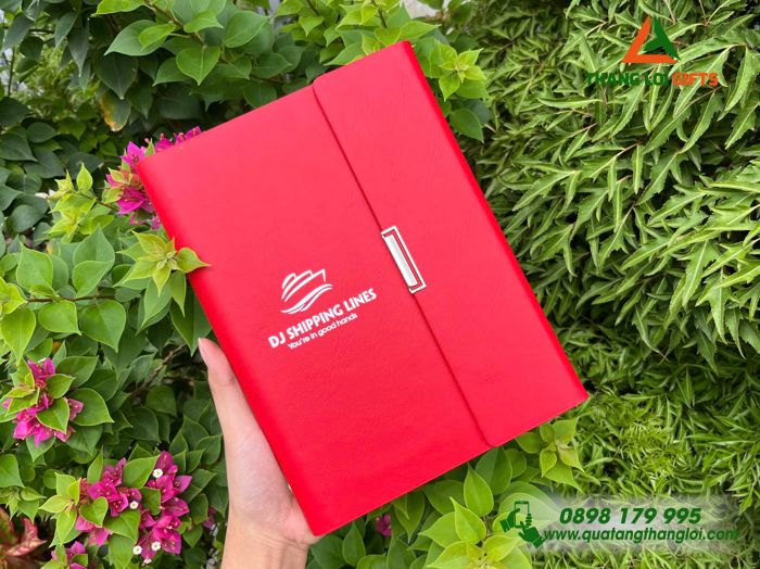 Sổ Tay Bìa Còng Gập 3 Màu Đỏ - In Logo Doanh Nghiệp DJ SHIPPING LINES