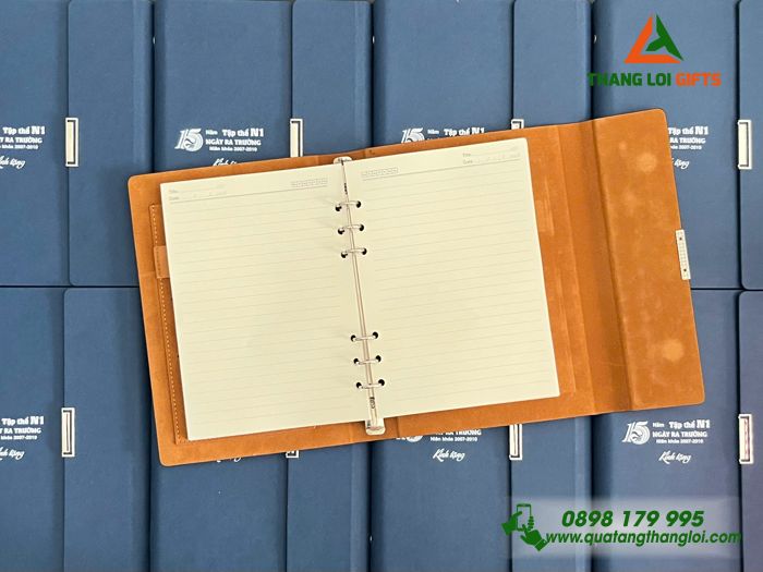 Sổ Tay Bìa Còng Gập 3 Màu Xanh - In Logo Kỷ Niệm 15 Năm Ngày Ra Trường