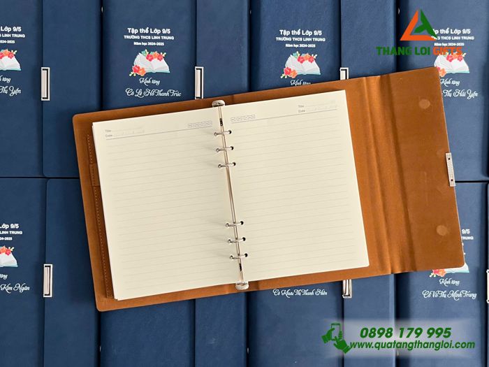 Sổ Tay Bìa Còng Gập 3 Màu Xanh - In Tên Trường THCS Linh Trung