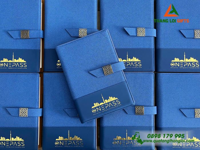 Sổ Tay Bìa Còng Màu Xanh - Ép Kim Logo Doanh Nghiệp ONEPASS