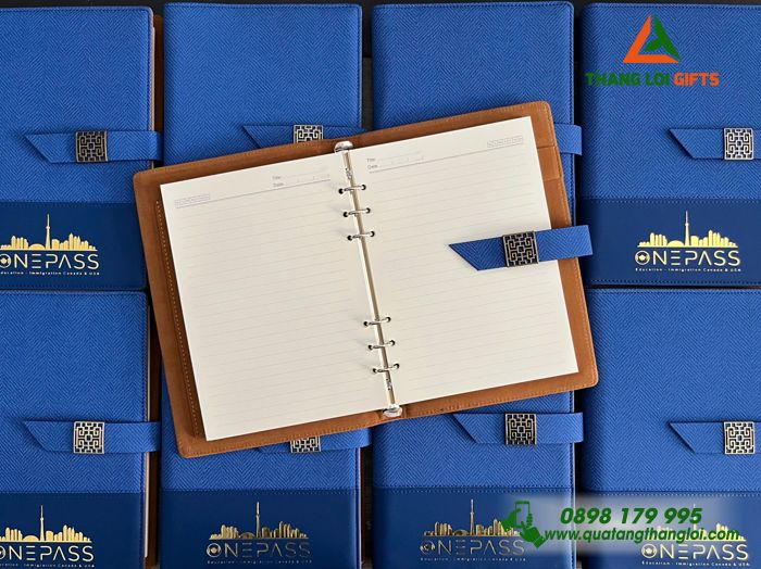 Sổ Tay Bìa Còng Màu Xanh - Ép Kim Logo Doanh Nghiệp ONEPASS