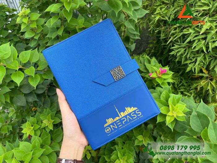 Sổ Tay Bìa Còng Màu Xanh - Ép Kim Logo Doanh Nghiệp ONEPASS