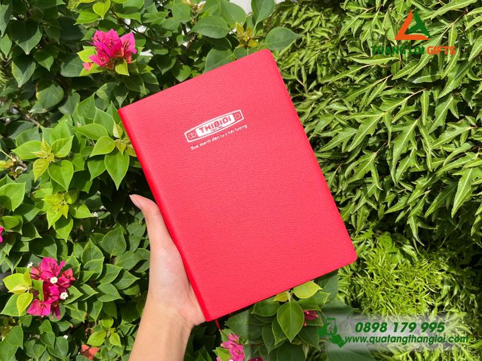 Sổ Tay Dán Gáy Màu Đỏ - Ép Kim Vàng Logo Doanh Nghiệp THIBIDI