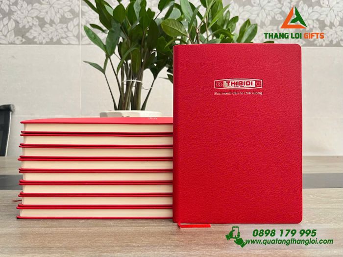 Sổ Tay Dán Gáy Màu Đỏ - Ép Kim Vàng Logo Doanh Nghiệp THIBIDI