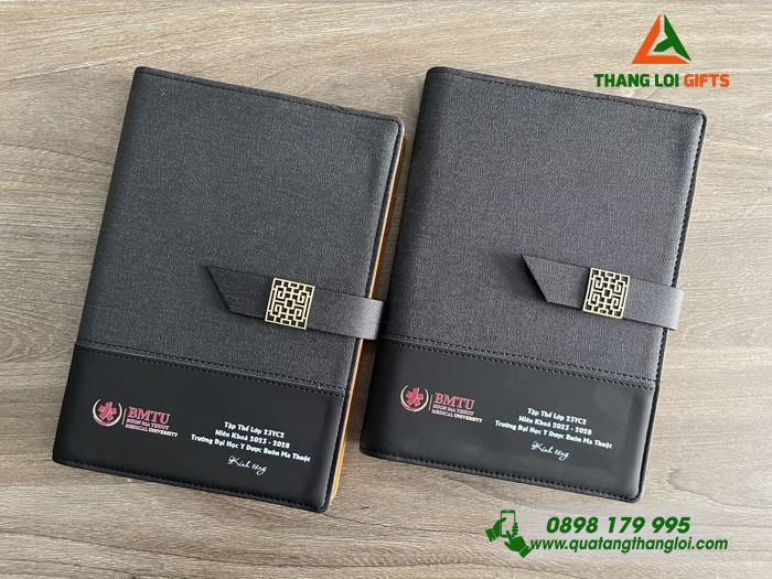 Sổ Tay Bìa Còng Màu Đen - In Logo Trường Đại Học Y Dược Buôn Ma Thuột BMTU