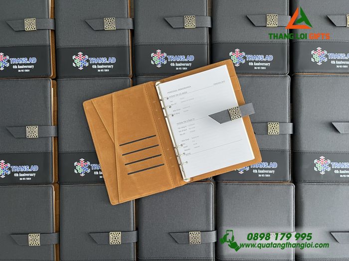 Sổ Tay Bìa Còng Màu Đen - In Logo Doanh Nghiệp TRANS.AD