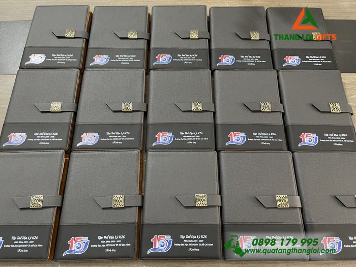 Sổ Tay Bìa Còng Màu Đen - In Logo Kỷ Niệm 15 Năm Trường ĐH KHXH&NV TP.HCM