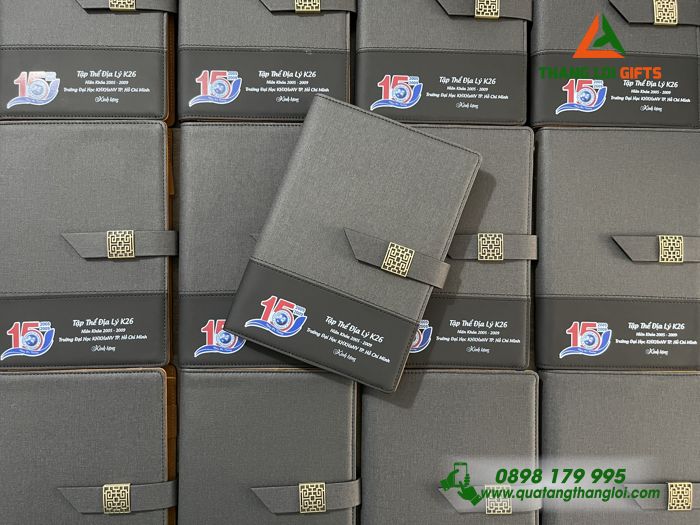 Sổ Tay Bìa Còng Màu Đen - In Logo Kỷ Niệm 15 Năm Trường ĐH KHXH&NV TP.HCM