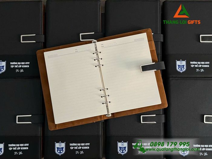 Sổ Tay Bìa Còng Màu Đen - In Logo Trường Đại học Giao Thông Vận Tải