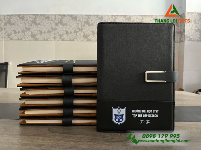 Sổ Tay Bìa Còng Màu Đen - In Logo Trường Đại học Giao Thông Vận Tải