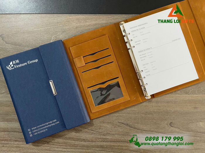 Sổ Tay Bìa Còng Gập 3 Màu Xanh - In Logo Doanh Nghiệp RM Venture Group