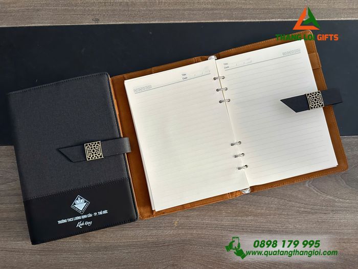 Sổ Tay Bìa Còng Màu Đen - In Logo Trường THCS Lương Định Của