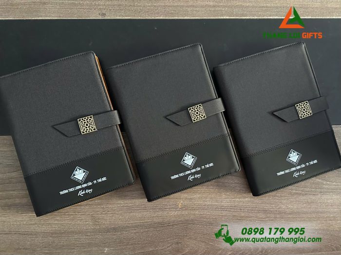 Sổ Tay Bìa Còng Màu Đen - In Logo Trường THCS Lương Định Của
