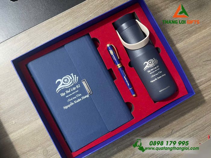 Combo Quà Tặng (Sổ+ Bình Lock&Lock+ Bút) Màu Xanh - In Khắc Logo 20 Năm Trường THPT Nguyễn Bính