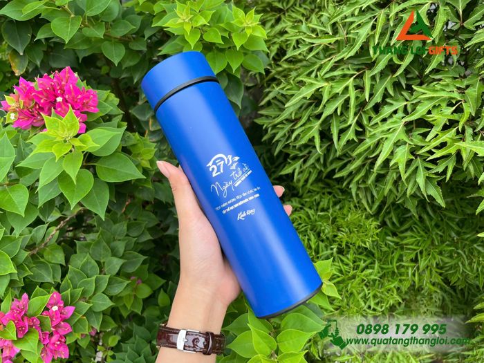 Bình Giữ Nhiệt Màu Xanh - Khắc Logo 27 Năm Ngày Trở Về Trường THCS Xà Bang