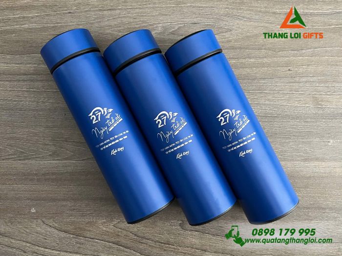 Bình Giữ Nhiệt Màu Xanh - Khắc Logo 27 Năm Ngày Trở Về Trường THCS Xà Bang