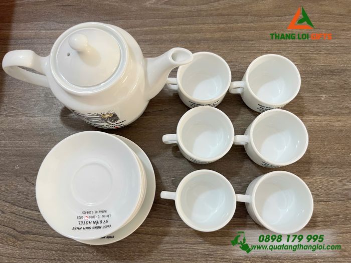 Bộ Ấm Trà Sứ Bát Tràng - In Logo Chúc Mừng Sinh Nhật Sỹ Điền Hotel Lần Thứ 10