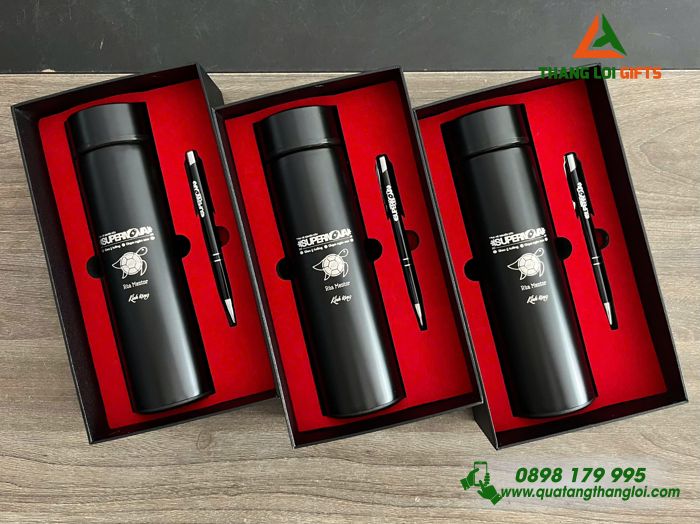 Bộ Quà Tặng (Bình Giữ Nhiệt & Bút Bi) Màu Đen - In Khắc Logo Trại Hè Nghiên Cứu SUPERNOVA
