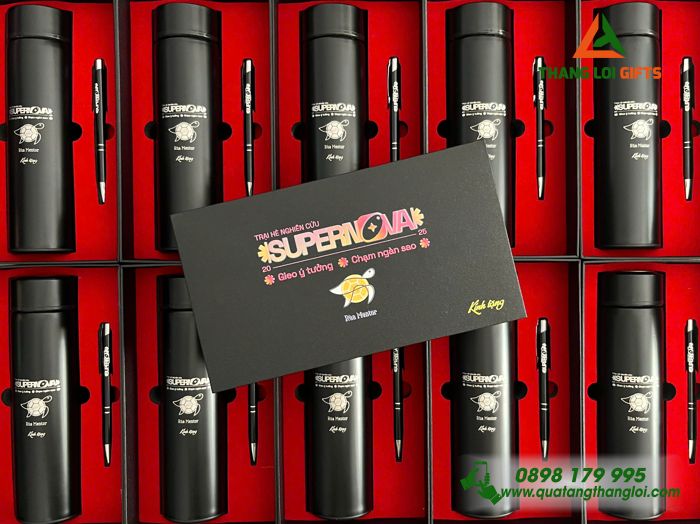 Bộ Quà Tặng (Bình Giữ Nhiệt & Bút Bi) Màu Đen - In Khắc Logo Trại Hè Nghiên Cứu SUPERNOVA