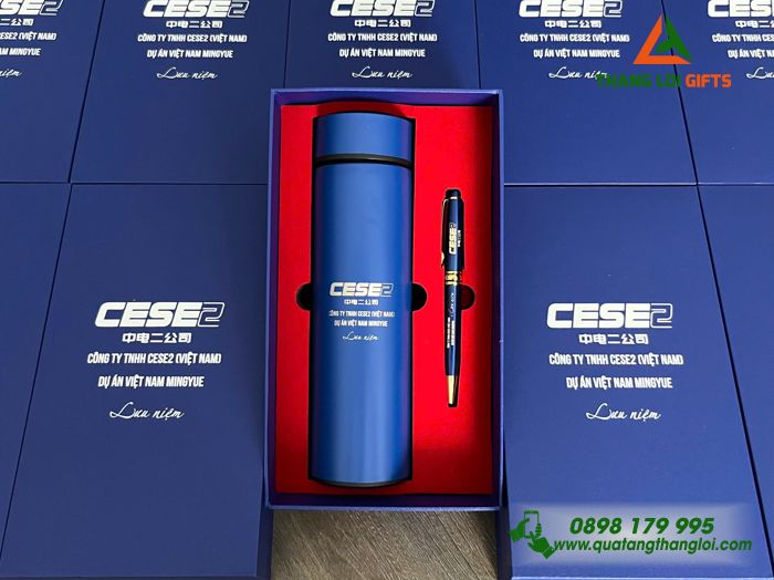 Bộ Quà Tặng (Bình Giữ Nhiệt & Bút Ký) Màu Xanh - In Khắc Logo Doanh Nghiệp CESE2