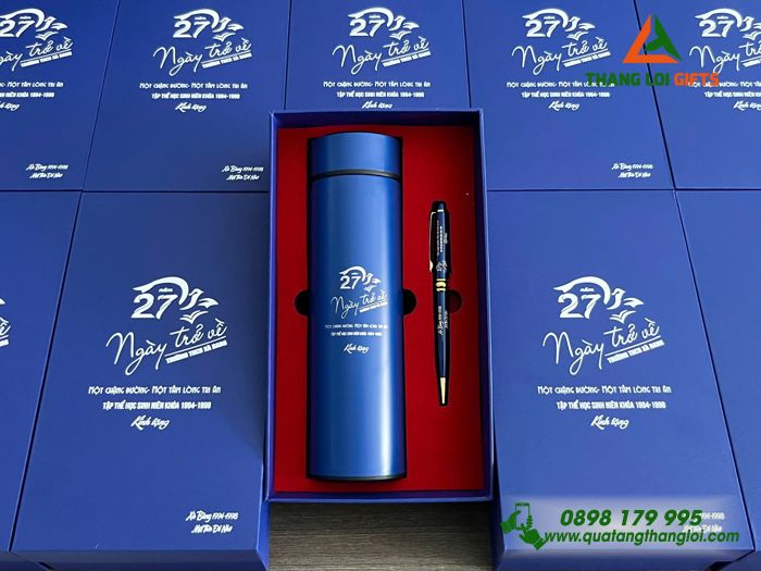Combo Quà Tặng (Bình & Bút) Màu Xanh - In Khắc Logo 27 Năm Ngày Trở Về Trường THCS Xà Bang