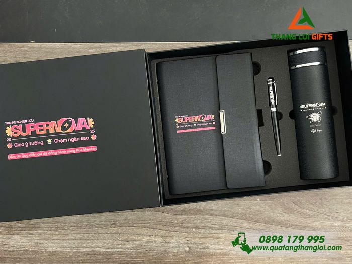 Set Quà Tặng Màu Đen (Sổ+ Bình+ Bút) - In Khắc Logo Trại Hè Nghiên Cứu SUPERNOVA
