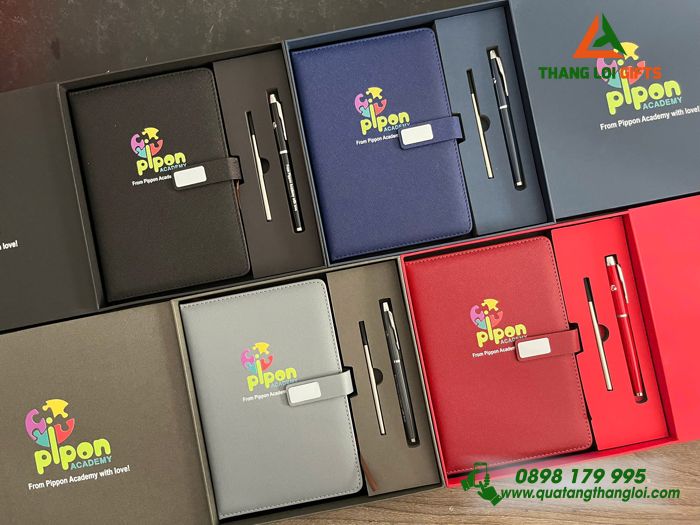 Combo Quà Tặng (Sổ Tay Dán Gáy & Bút Ký) - In Khắc Logo Trường Pippon Academy