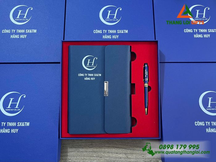 Combo Quà Tặng (Sổ Tay Bìa Còng & Bút Ký) Màu Xanh - In Khắc Logo Doanh Nghiệp Hằng Huy
