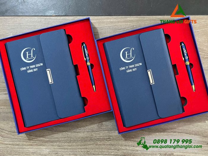 Combo Quà Tặng (Sổ Tay Bìa Còng & Bút Ký) Màu Xanh - In Khắc Logo Doanh Nghiệp Hằng Huy