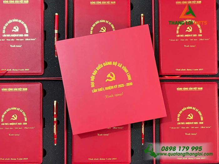 Set Quà Tặng (Sổ Tay Dán Gáy & Bút Ký) Màu Đỏ - In Khắc Logo Đảng Làm Quà Đại Hội Đảng Bộ Xã Vĩnh Linh