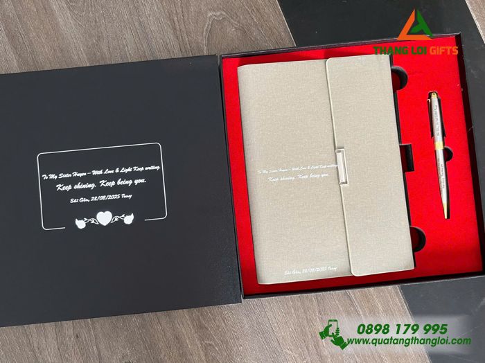Set Quà Tặng (Sổ Tay Bìa Còng & Bút Ký) Màu Trắng - In Khắc Nội Dung Làm Quà Tặng