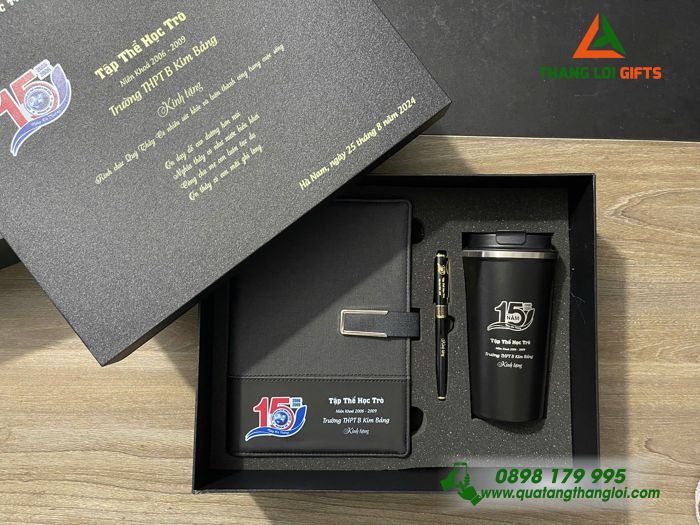 Bộ Quà Tặng (Sổ+ Ly+ Bút) Màu Đen - In Khắc Logo Kỷ Niệm 15 Năm Trường THPT B Kim Bảng