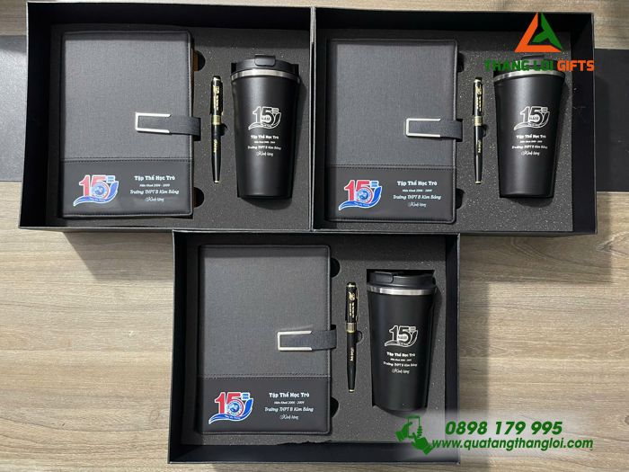 Bộ Quà Tặng (Sổ+ Ly+ Bút) Màu Đen - In Khắc Logo Kỷ Niệm 15 Năm Trường THPT B Kim Bảng