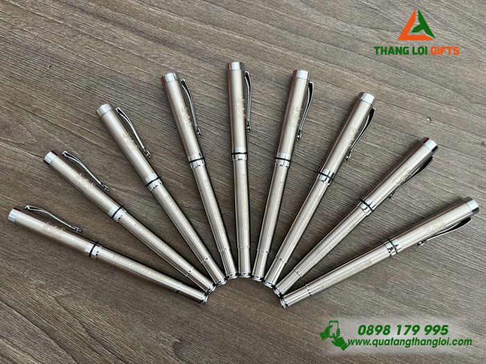 Bút Ký Kim Loại Màu Bạc - Khắc Logo Doanh Nghiệp SOS International Group