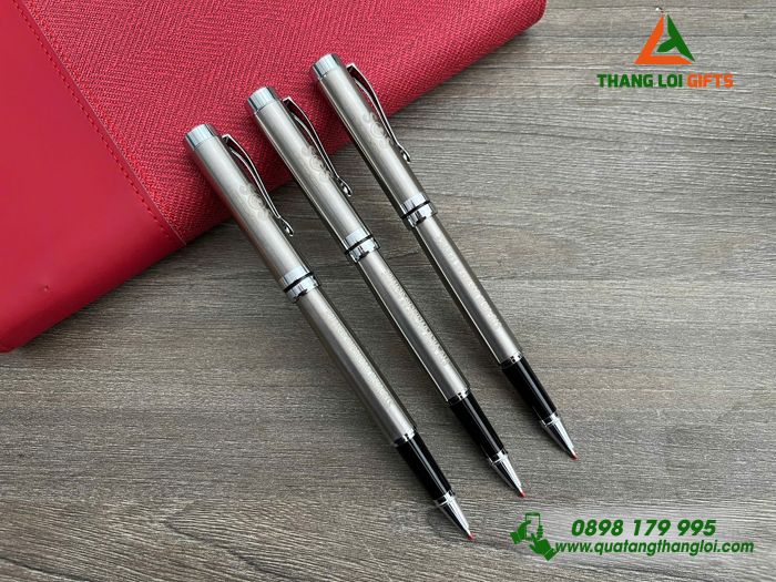 Bút Ký Kim Loại Màu Bạc - Khắc Logo Doanh Nghiệp SOS International Group