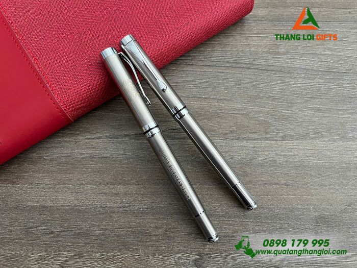 Bút Ký Kim Loại Màu Bạc - Khắc Logo Doanh Nghiệp SOS International Group