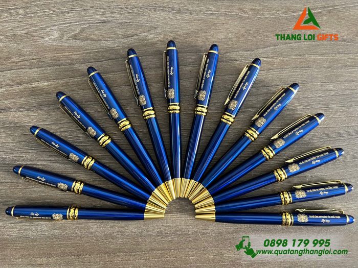 Bút Ký Kim Loại Xoay Màu Xanh Khoen Vàng - Khắc Logo Chi Bộ Công An Phường Tân Hưng Thuận