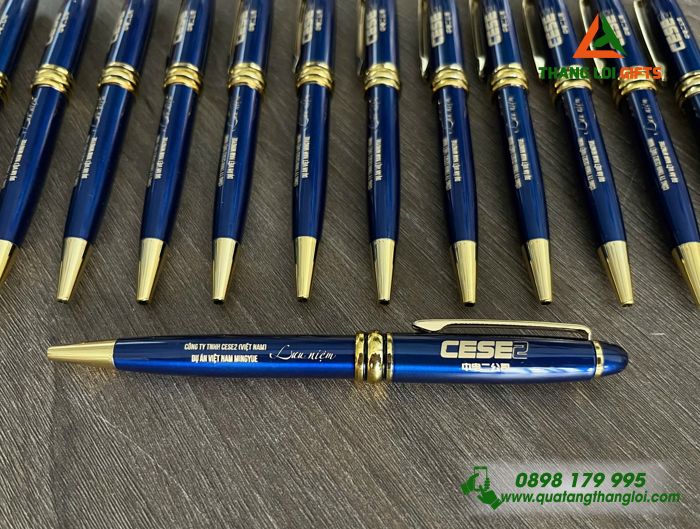 Bút Ký Kim Loại Xoay Màu Xanh Khoen Vàng - Khắc Logo Doanh Nghiệp CESE2