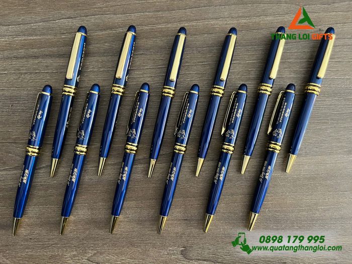 Bút Ký Kim Loại Xoay - Khắc Logo 27 Năm Ngày Trở Về Trường THCS Xà Bang