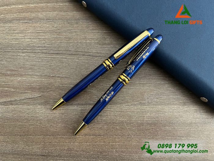 Bút Ký Kim Loại Xoay - Khắc Logo 27 Năm Ngày Trở Về Trường THCS Xà Bang