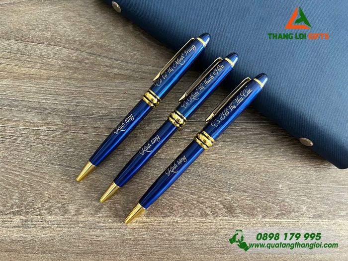 Bút Ký Kim Loại Xoay Màu Xanh Khoen Vàng - Khắc Tên Thầy Cô Giáo