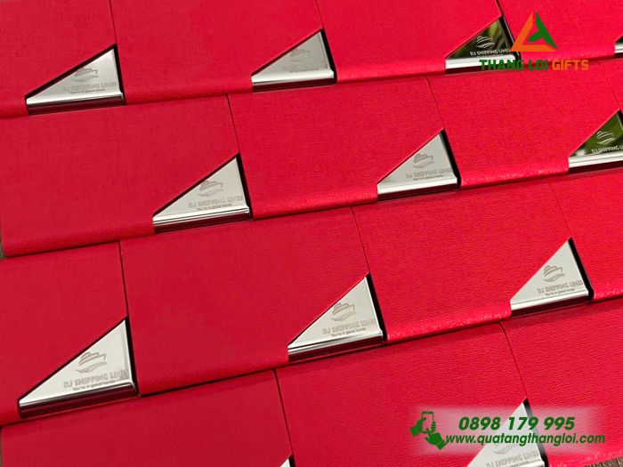 Hộp Đựng Namecard Vát Cạnh Màu Đỏ - Khắc Logo Doanh Nghiệp DJ Shipping Lines